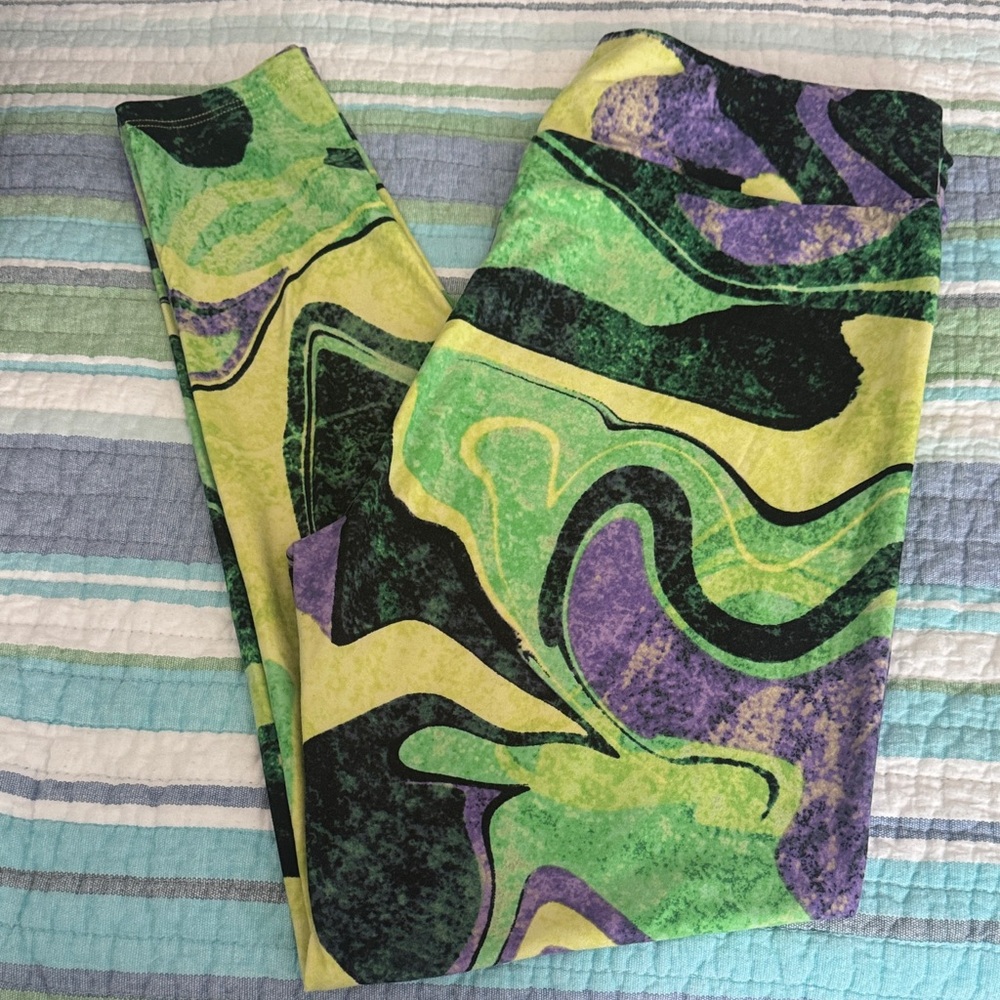 LuLaRoe Green and Yellow Abstract Leggings-Like New